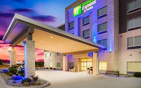 Holiday Inn Express & Suites Litchfield By Ihg